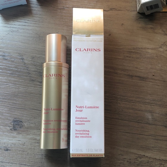 New Clarins Nutri-Lumière Day Emulsion (1.6 oz)